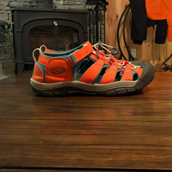 Keen Kids' Vibrant Orange and Blue Sandals - Picture 2 of 4